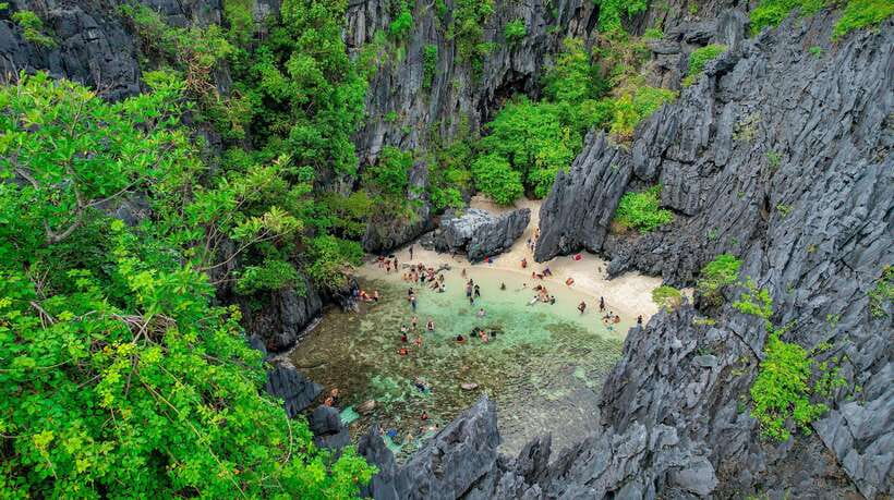 El Nido: Island Hopping and Snorkeling Private Boat Tour C - Starting early from Corong-Corong