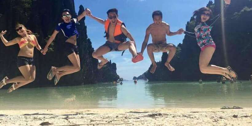 El Nido: Island Hopping Tour A Lagoons and Beaches - Shared boat or private group?