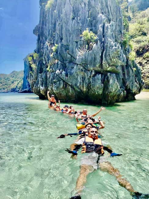 El Nido: Island Hopping Tour A with Kayaking on Big Lagoon - Meeting at Marbers before the boat leaves