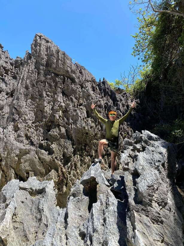 El Nido: Island Hopping TOUR A with Lunch, Transfer & EDTF - Secret Lagoon: a short passage with a real squeeze