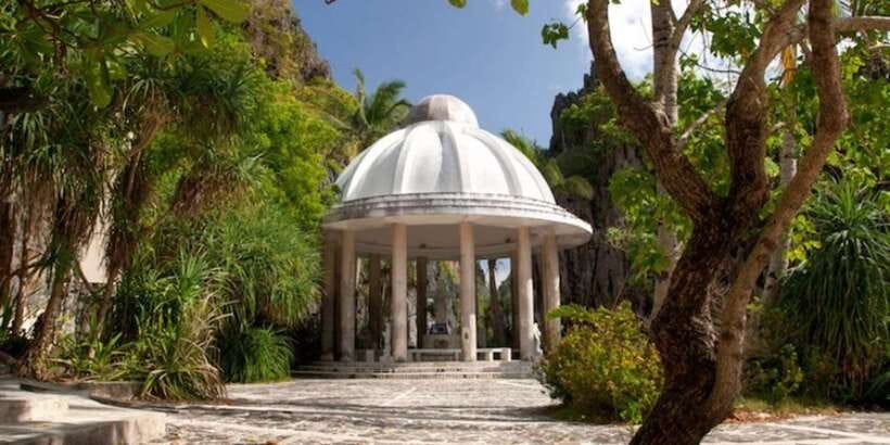 El Nido Island Hopping Tour C: Hidden Beaches & Shrine - Guides make the biggest difference
