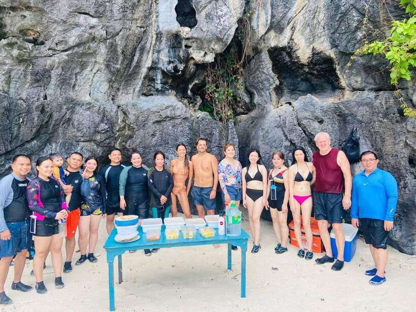 EL NIDO: Private Island Hopping Tour C w/BUFFET LUNCH - Why Tour C is popular in El Nido
