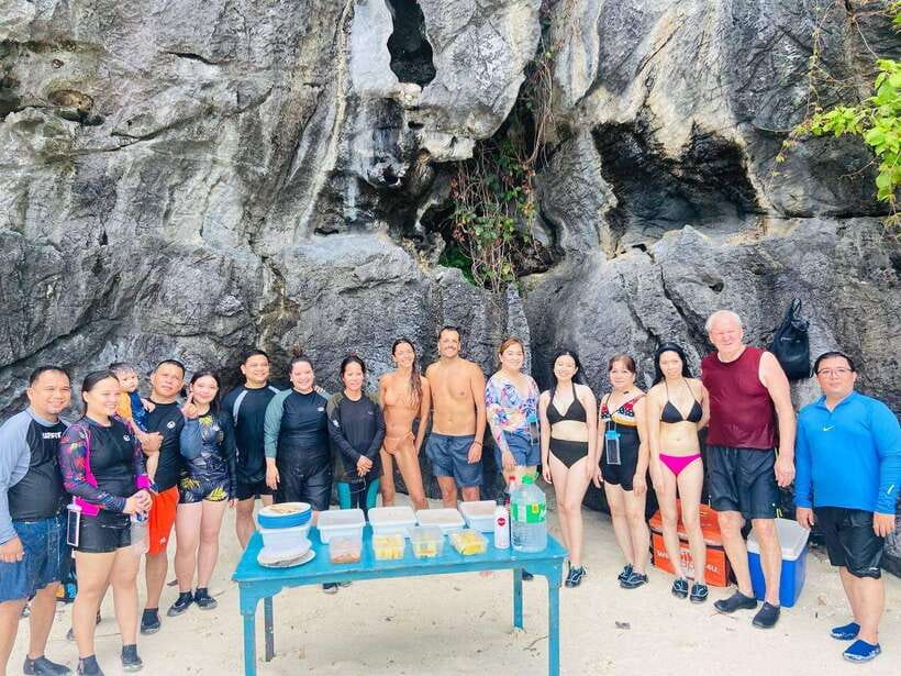 El Nido: Shared Island Hopping Tour C with Buffet Lunch - Key points before you book