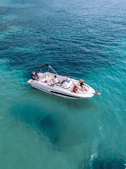 Elaphite Islands: Private boat tour (Cap Camarat 7.5wa) - Leaving Dubrovnik on the Cap Camarat 7.5wa
