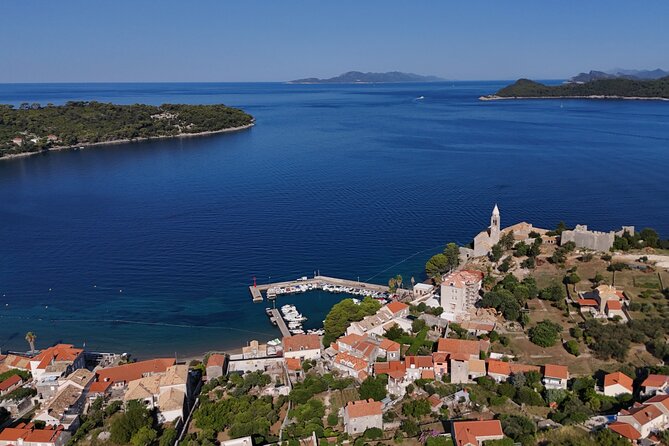 Elaphiti, 3 islands - 4 locations - Priježba beach gives the day room to breathe