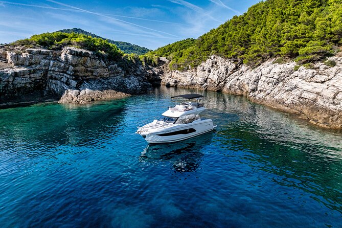 Exclusive Luxury Yacht Tour of the Elaphiti Islands - Leaving Gruž and seeing Dubrovnik from offshore