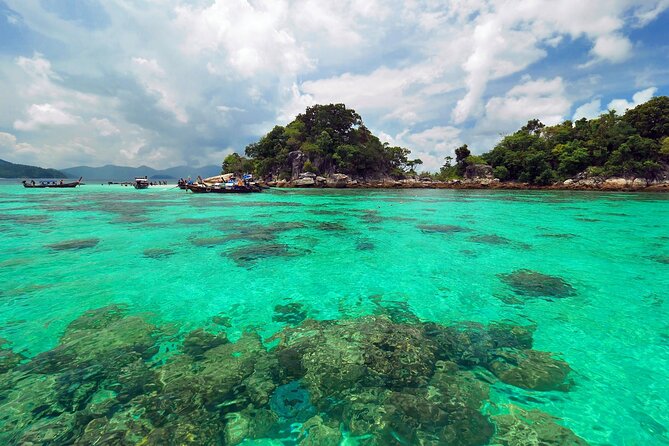 Experience the Koh Lipe Frontier in the Eastern Adang Archipelago - Koh Buloh: a compact coral garden