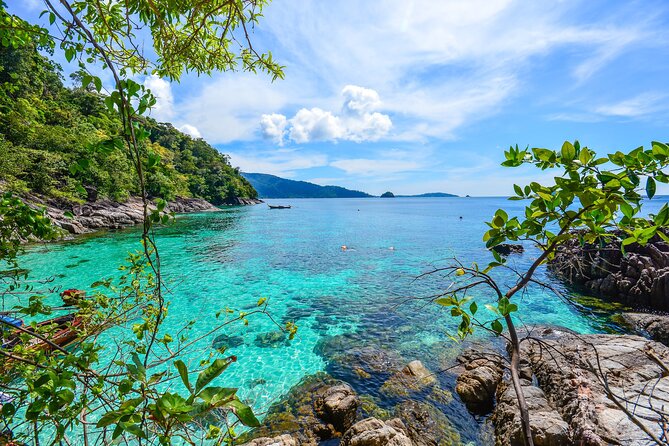 Experience the Koh Lipe Frontier in the Eastern Adang Archipelago - Ao Kam Nan: one hour in a sheltered bay