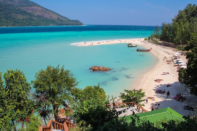 Experience the Koh Lipe Frontier in the Eastern Adang Archipelago - Koh Hin Son: cliffs after the first boat ride