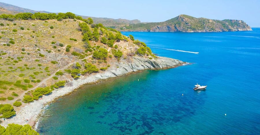 Explore the Medes Islands & Discover the Magic of Estartit! - Seeing the Medes Islands from below the waterline