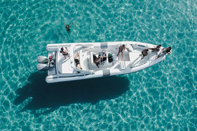 Favignana and Levanzo, Egadi islands tour by boat from Trapani - A small boat is the right size for these islands