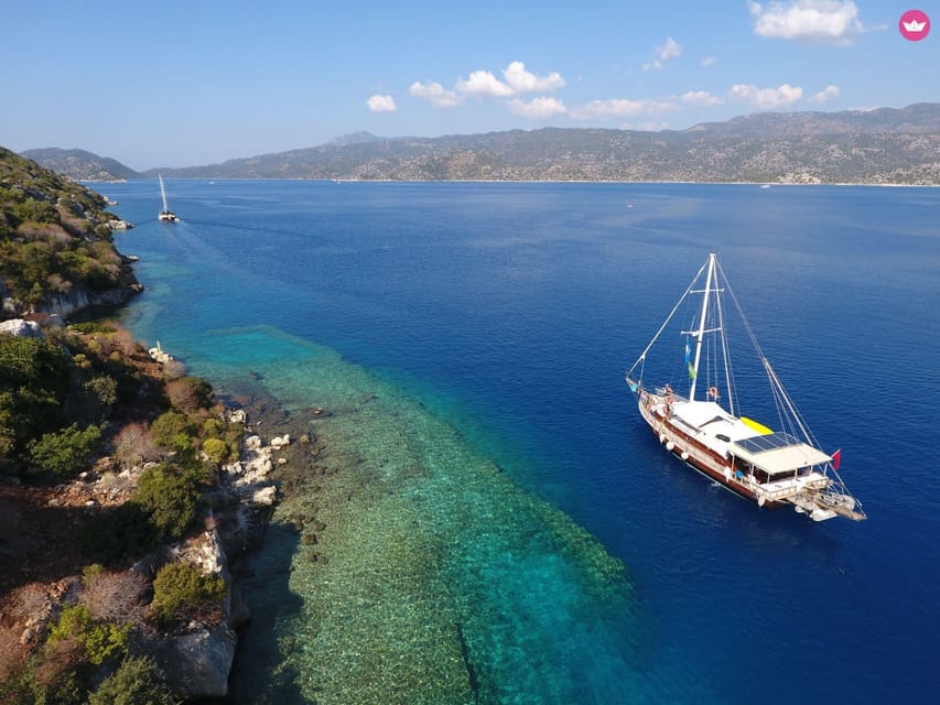 Fethiye: 12 Islands Boat Tour with Lunch and Hotel Pickup - Lunch on board, drinks, and extra spending