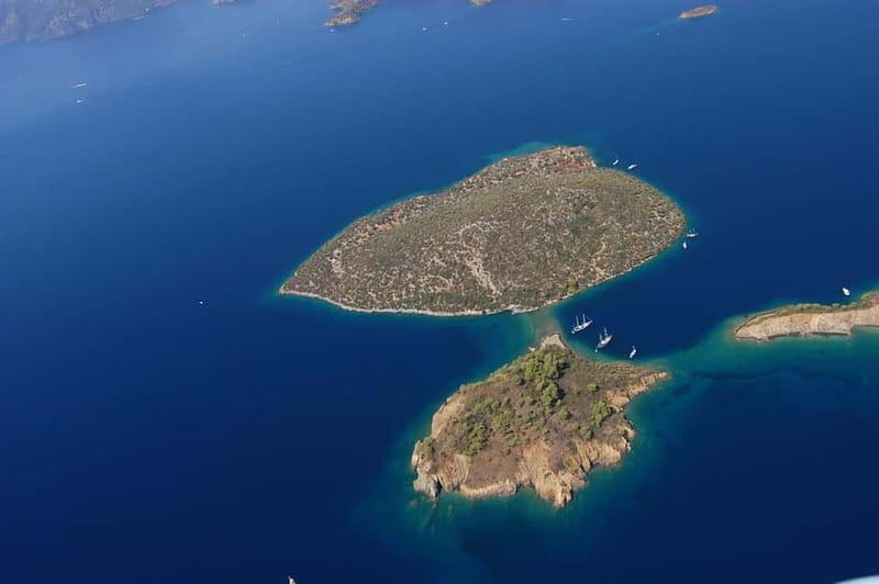 Fethiye: 12 Islands Boat Tour with Lunch and Hotel Transfer - Swimming in the Cleopatra-linked bay
