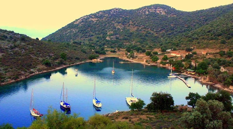 Fethiye: 12 Islands Boat Tour with Lunch and Transfer Option - What the boat day feels like
