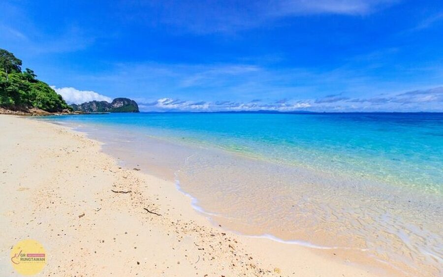From Ao Nang: Phi Phi Islands Day Tour by Boat with Lunch - Key things to know before you book