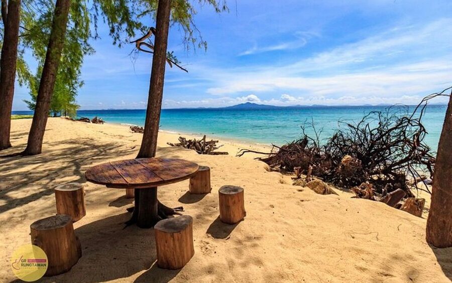 From Ao Nang: Phi Phi Islands Day Tour by Boat with Lunch - Early pickup and the run to the islands