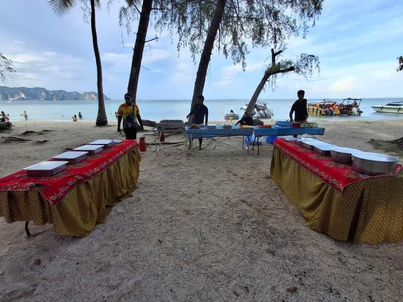 From Aonang: 4 Islands one day tour with Lunch - Chicken Island and the snorkeling stop