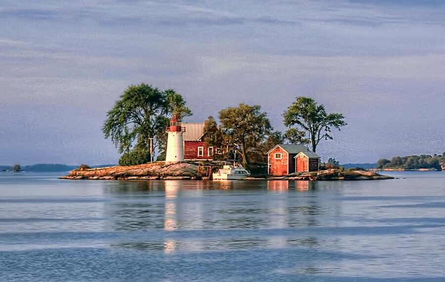 From Brockville: 1000 Islands 2.5-Hour Singer Castle Cruise - Setting out from Block House Island in Brockville