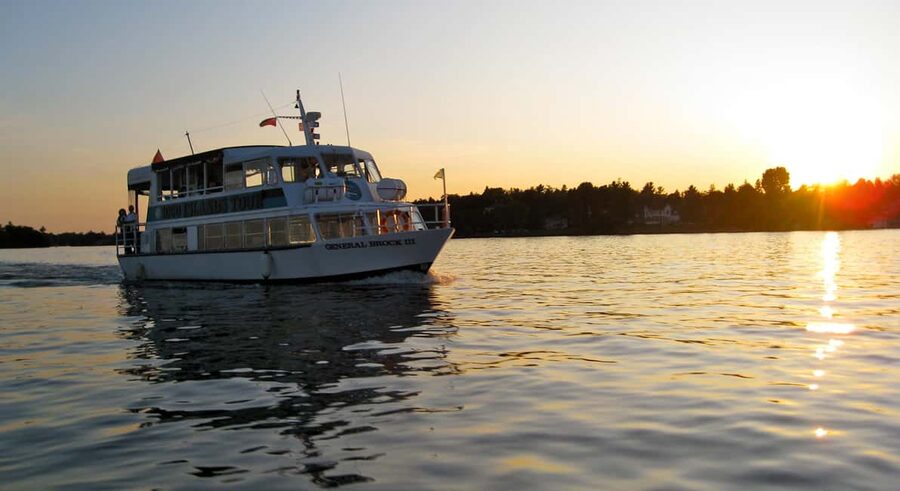 From Brockville: 1000 Islands 2.5-Hour Singer Castle Cruise - Reading the Thousand Islands from the water