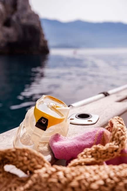 From Budva: Stefan and Katič Islands Boat Trip - Snorkelling around Katič Island