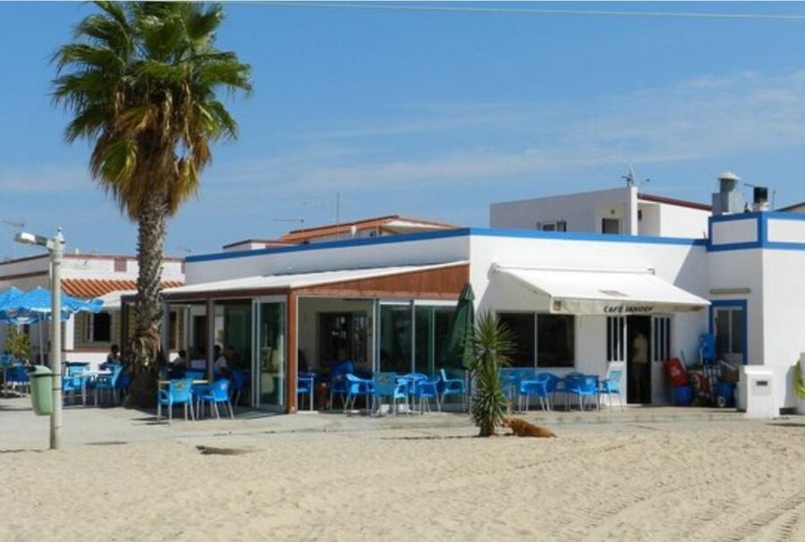 From Faro: 4 Stops, 3 Islands in Ria Formosa Catamaran Tour - A guide can make or break the day