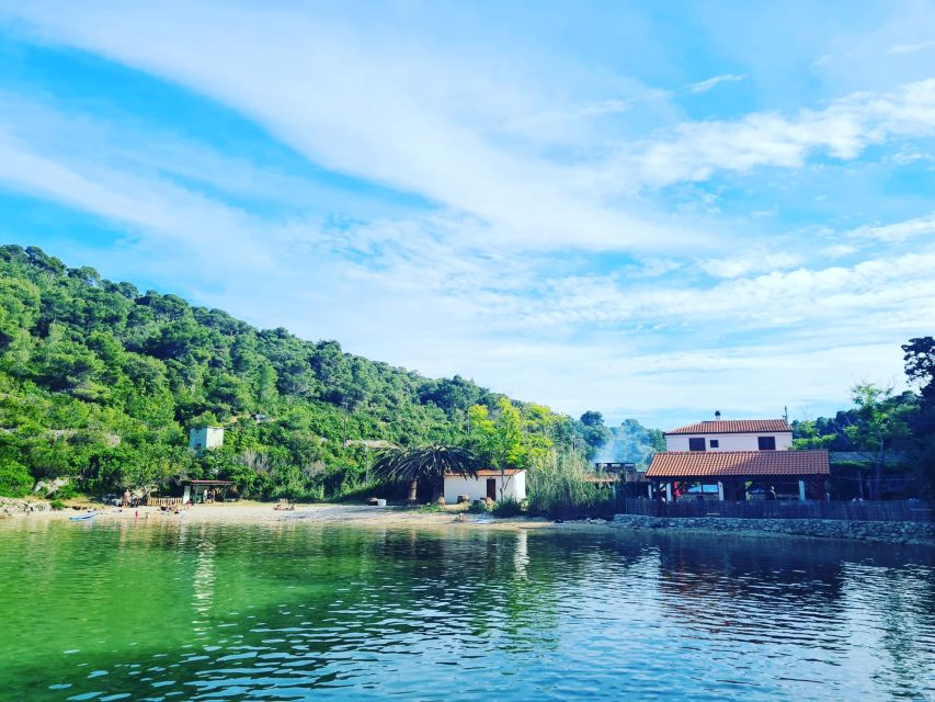 From Hvar: Blue Cave and 5 Islands Boat Tour - Friendly skippers make the biggest difference