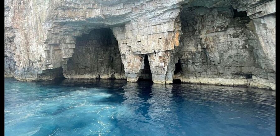 From Hvar: Blue Cave, Green Cave & 5 Islands Speedboat Tour - Budikovac’s blue lagoon starts the swimming day