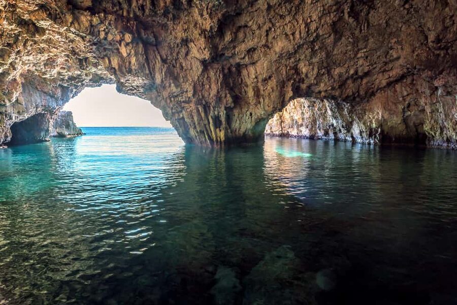 From Hvar: Blue Cave, Green Cave & 5 Islands Speedboat Tour - Stiniva Cove gives you a beach with a dramatic entrance