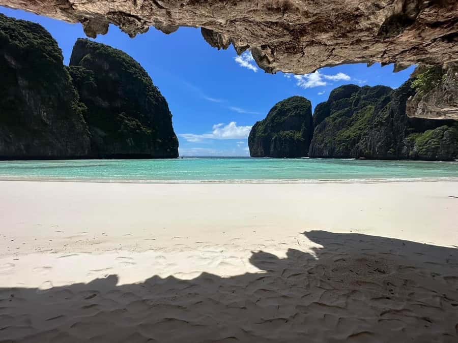 From Krabi: Phi Phi Early Bird & 4 Islands by Speedboat - Chicken Island and Poda Island