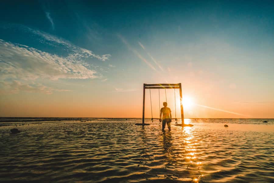 From Lombok: Private Gili Islands Trip w. Glass-Bottom Boat - Key details that shape the day