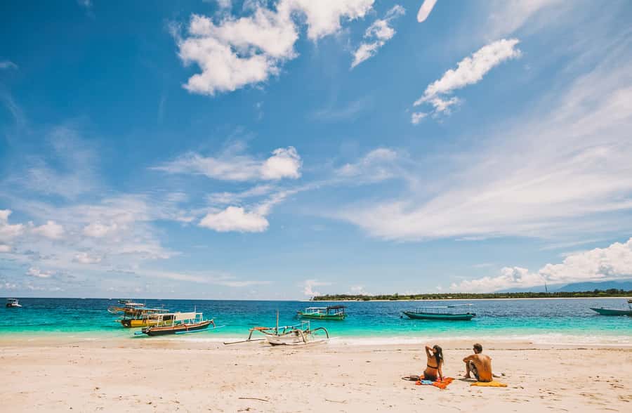 From Lombok: Private Gili Islands Trip w. Glass-Bottom Boat - The return boat and the final hilltop view