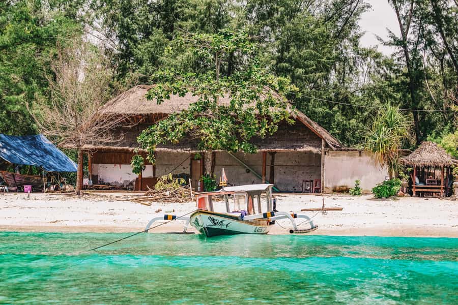 From Lombok: Private Gili Islands Trip w. Glass-Bottom Boat - The guides are the strongest part
