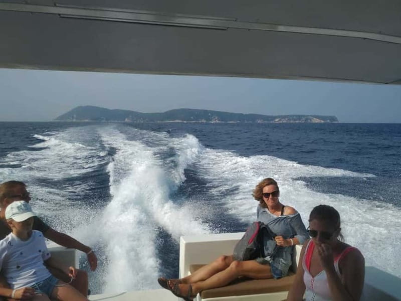From Milna or Supetar: Magical Blue Cave Island Hopping - Free time in Hvar