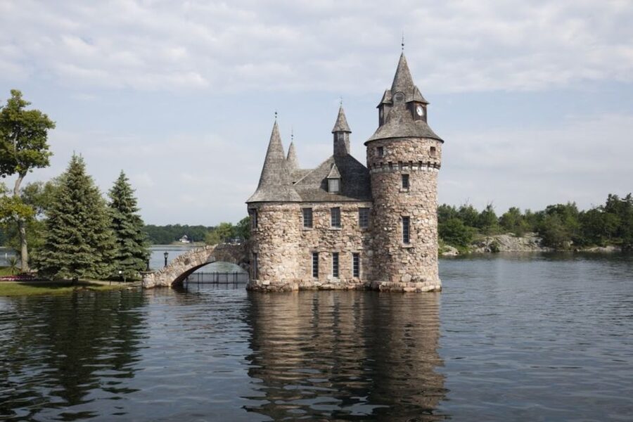 From NYC: Niagara Falls & 1000 Islands 3-Day Tour - Niagara Falls from the American side