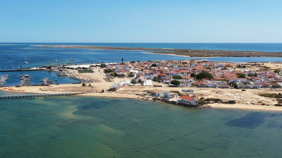 From Olhão: Ria Formosa 3-Island Full-Day Tour - Farol: a lighthouse village with a beach break