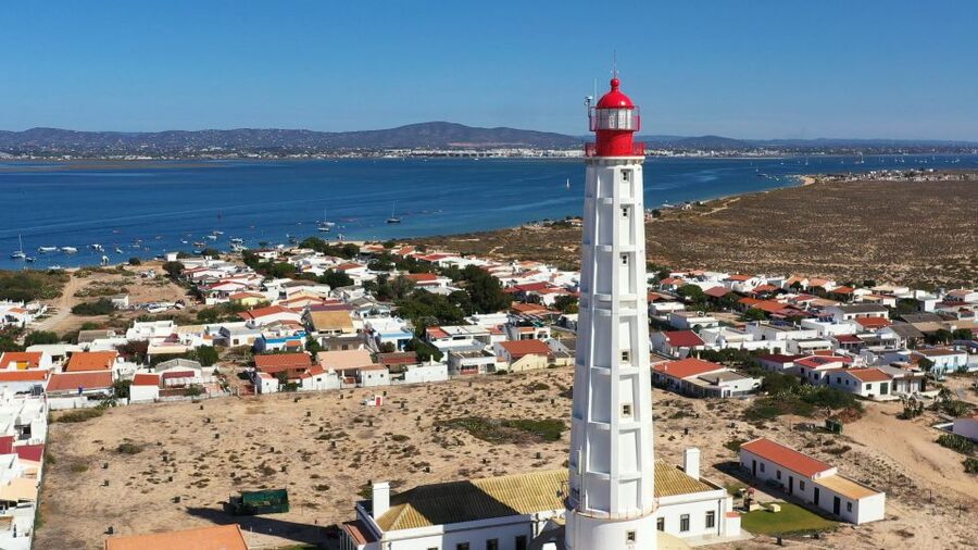 From Olhão: Ria Formosa 3-Island Full-Day Tour - What the guide adds to the five-hour trip