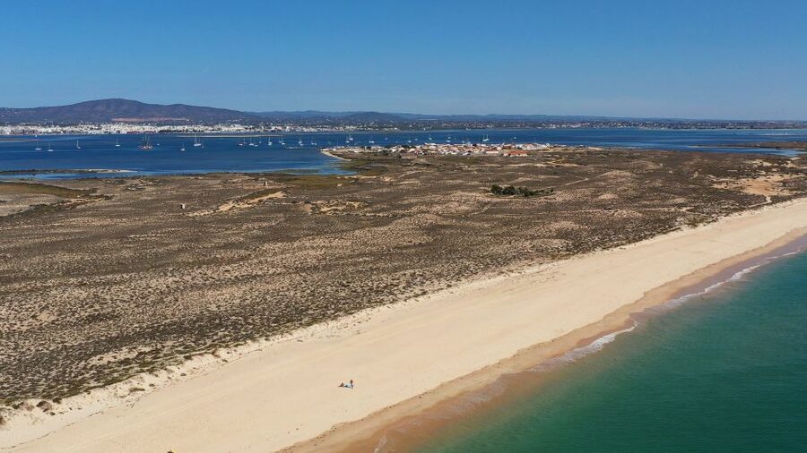 From Olhão: Ria Formosa 3-Island Full-Day Tour with Sunset - What the guides add to the experience