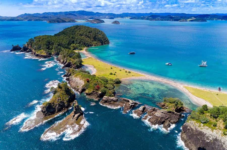 From Paihia: Full-Day Bay of Islands Cruise - Why the old Cream Trip route still feels special