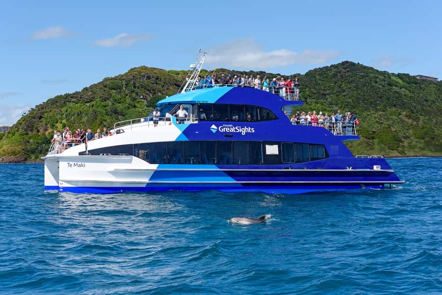 From Paihia: Full-Day Bay of Islands Cruise - Urupukapuka Island brings welcome time ashore
