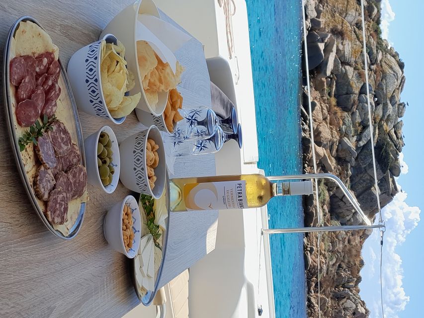 From Palau: Maddalena Archipelago Catamaran Tour with Lunch - Why the small group changes the day