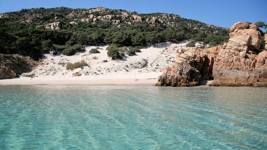 From Palau: Sailboat tour in La Maddalena Archipelago - How the eight hours usually feel
