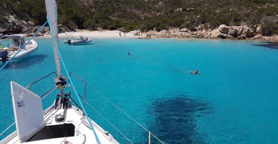 From Palau: Sailboat tour in La Maddalena Archipelago - Who will enjoy this trip most