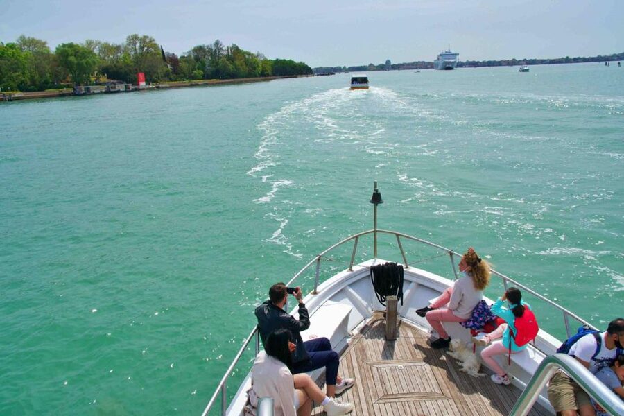 From Punta Sabbioni: Murano and Burano Islands Boat Tour - How the timing works from start to finish