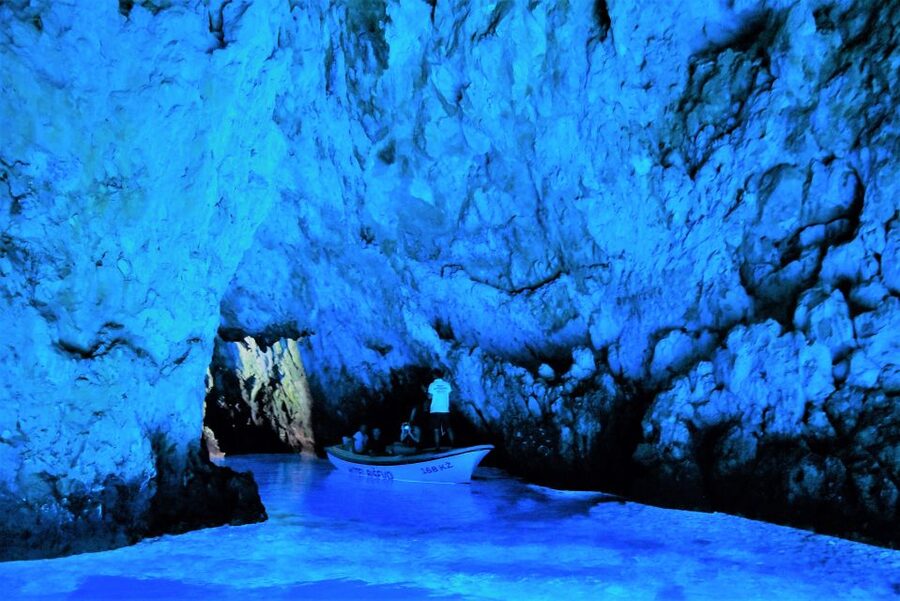 From Split: Blue Cave and 5 islands-Day Tour - Stiniva Cove is a photo stop, not a beach afternoon