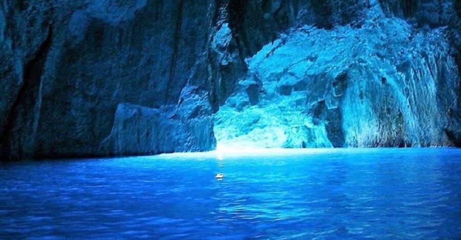 From Split: Blue Cave and 5 islands-Day Tour - Komiža gives you an hour on Vis
