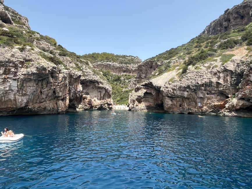 From Split: Blue Cave, Hvar & Mamma Mia, 5 island tour - Stiniva Cove: a quick look at Vis