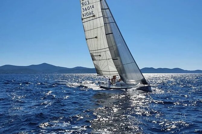 From Zadar: Full day sailing tour - Lunch is part of the local rhythm