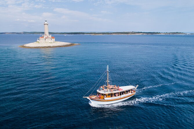 Full-Day Boat Tour of the Medulin Archipelago from Medulin - Lunch While the Islands Slip Past