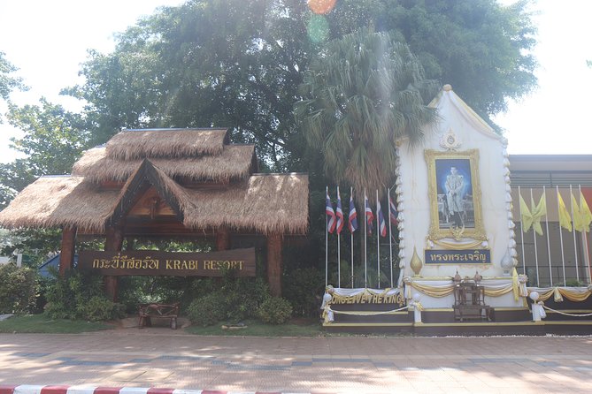 Full-Day Phi Phi Islands Tour with Lunch from Krabi - Ko Phi Phi Lee and Pileh Bay bring the scenery