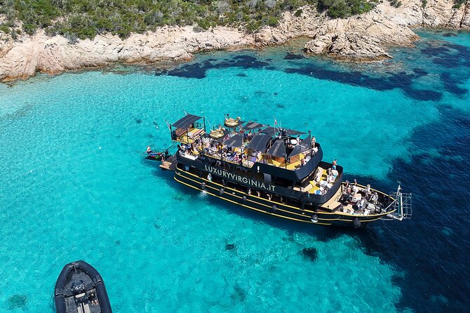 Full day private archipelago tour in La Maddalena - One Hour at Cala dell’Amore on Spargi